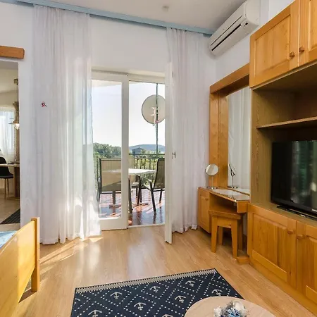Sunset Apartment *